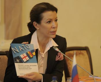 24 апреля 2015 г. в Общественной палате РФ Вероника Крашенинникова встретилась с участниками «Российской школы политики»