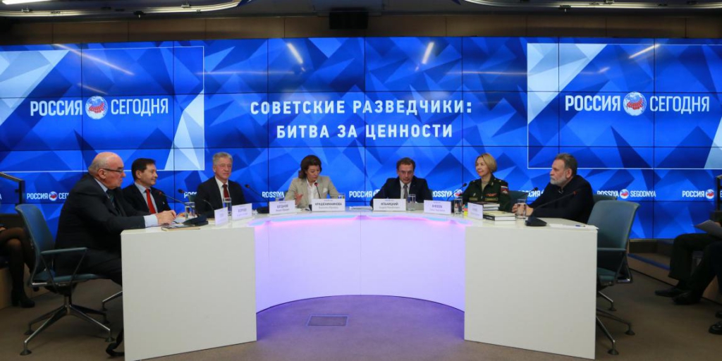 24 октября в пресс-центре МИА «Россия сегодня» состоялась презентация новой книги «Теория искусства в Италии 1450-1600» Энтони Бланта, ведущего британского искусствоведа и советского разведчика