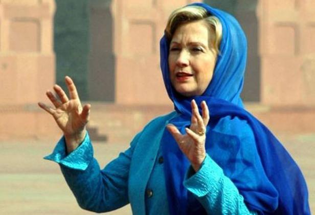Hillary Clinton in Islamic dress.jpg